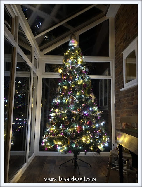 The BBHQ Mid-Week News Round-Up ©BionicBasil® 2018 Christmas Tree.JPG