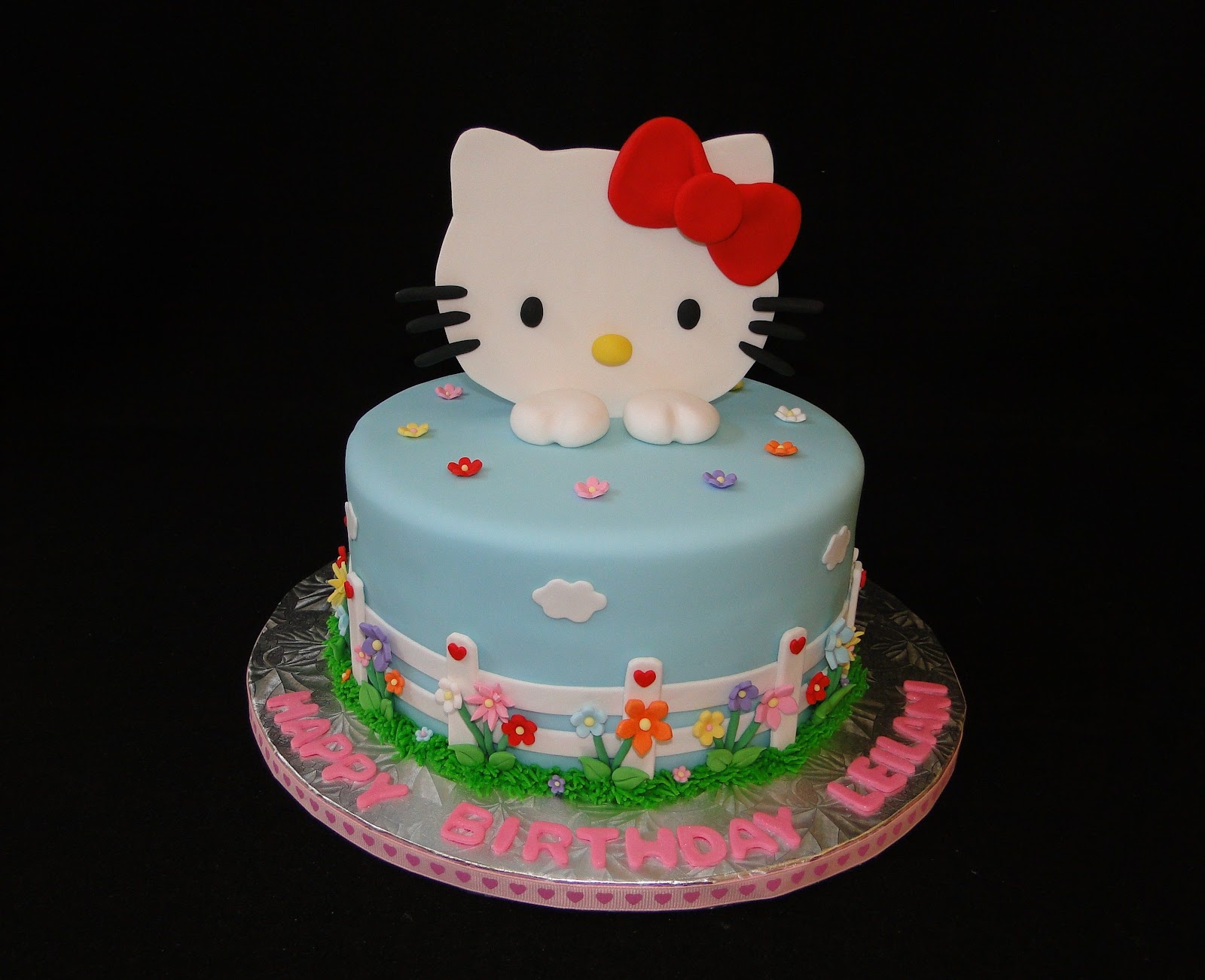 pictures of hello kitty cake