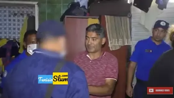 مقدم برنامج بلا قناع يندهش من هول ما اكتشفت الشرطة البلدية داخل مطعم معروف يأكل به معظم التونسيين (شاهد الفيديو)