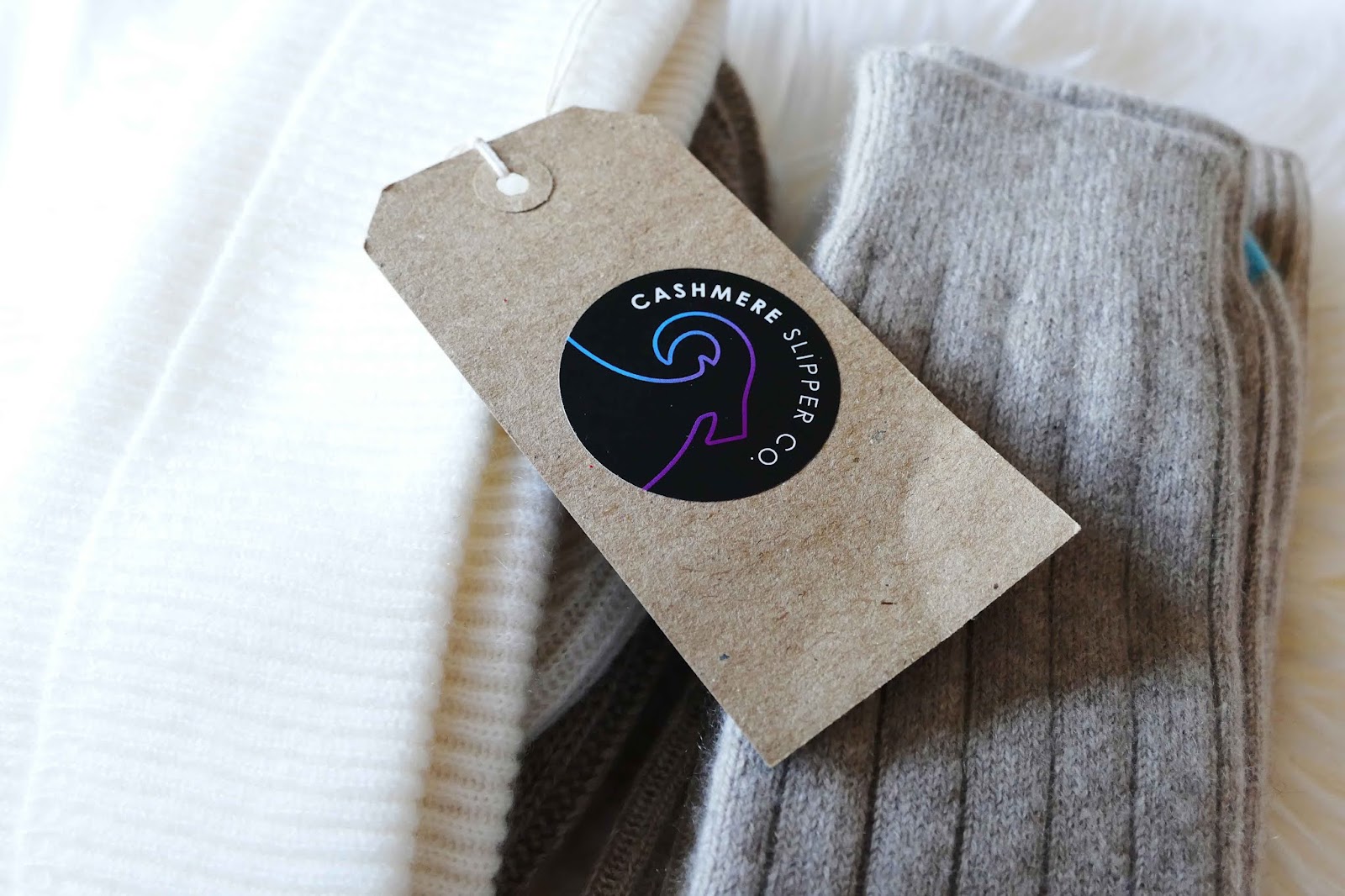 Best Cashmere Accessories You Can Get This Season- CashmereSlipperCo Review 