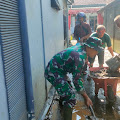 Sinergitas Babinsa Koramil 0820/22 Dringu dan Warga Desa Kedungdalem Bersihkan Pasca Banjir