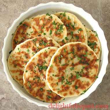 Naan - Classic Yeasted Flatbread of India and Beyond / www.delightfulrepast.com