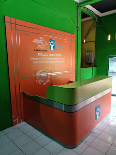 Front Desk & Backdrop Dinding Ruang Lobby Sekolah SMK + Furniture Semarang