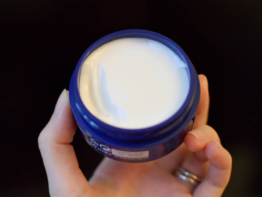 Nivea Naturally Good Regenerating Night Cream