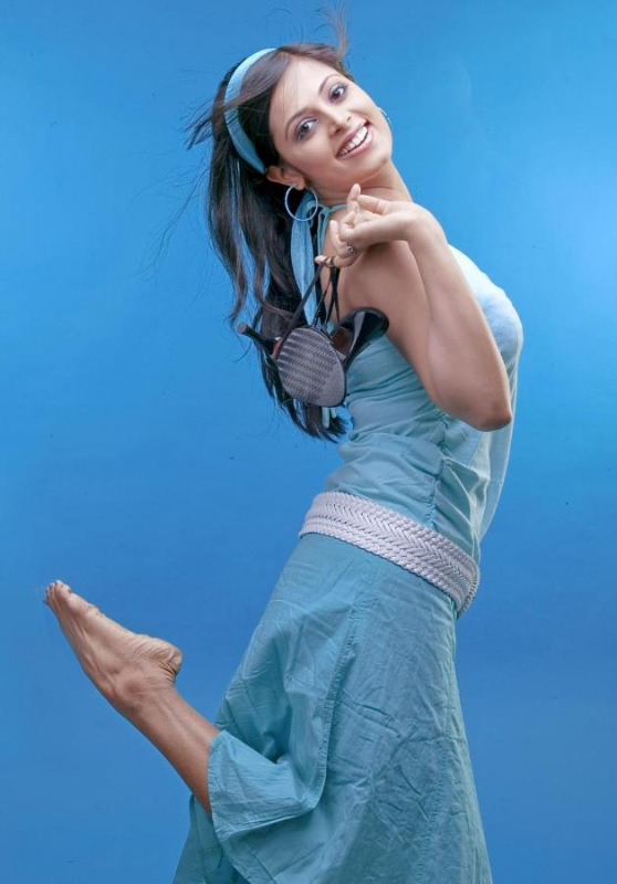 Malayalam Film Actress Sindhu Menon Hot Sexy HD Wallpaper Navel Queens