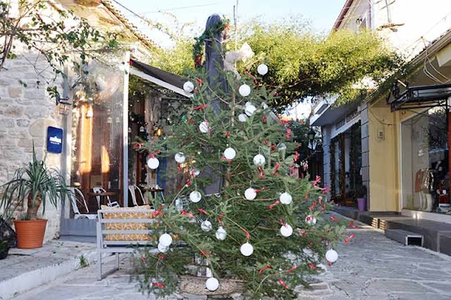 Γιορτινές εικόνες από το Δήμο Πρέβεζας και τον Σύλλογο Ιστορικού Κέντρου