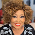 SUSTO: Alcione passa mal e deixa palco durante show em navio