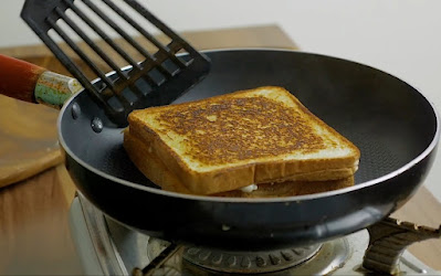 How to make a good grilled cheese on the stove