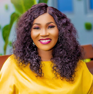 Full Biography of Yewande Adekoya