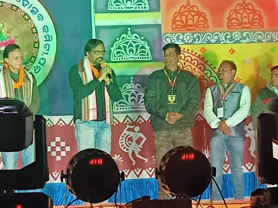 ସାର୍ବଜନୀନ  ମହାଲକ୍ଷ୍ମୀ ମହୋତ୍ସବ ଉଦଘାଟିତ: ଜୟ କୋଶଳ ଧ୍ଵନୀରେ ପ୍ରକମ୍ପିତ ହେଲା ପଡା ଗ୍ରାମାଞ୍ଚଳ