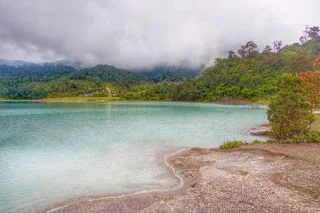 kawah-putih-telaga-bodas