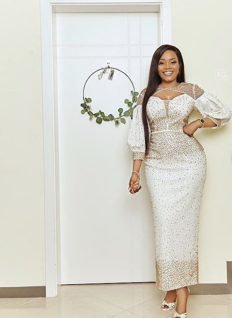 Latest Lace Gown Styles 2022 For Ladies In Nigeria.