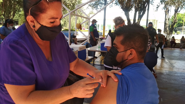 Este viernes 30, último día en Uruapan para vacunarse con CanSino. La protección es para 18 y más.