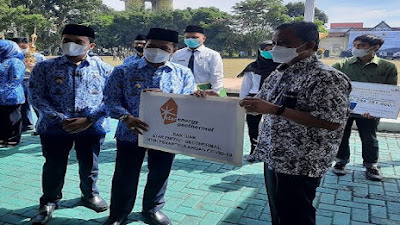 Penanganan Pandemi Covid-19, Pemkab Bandung Terima Bantuan 20.000 Masker dari SEG