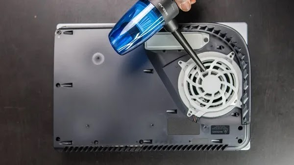كيفية فتح وتنظيف جهاز PS5 الخاص بك