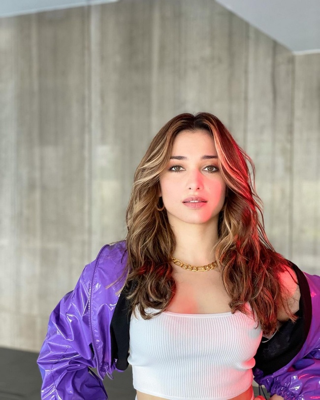 Actors Gossips: Tamannaah Bhatia Amazing Stills Pictures