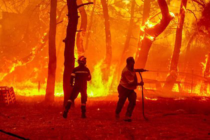 UE moviliza  29 aviones y ocho helicópteros para combatir incendios en Europa