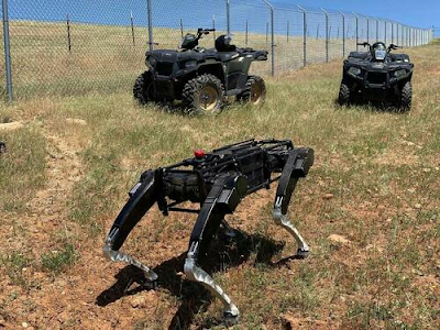 Cani robotici pattugliano il confine degli Stati Uniti alla ricerca di attraversatori di frontiera illegali