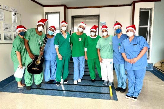    Equipe de Humanização do Hospital Espanhol leva músicas de Natal para os pacientes internados