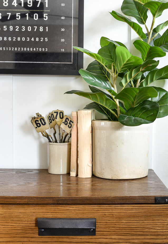 Home decor staples, planters and crocks