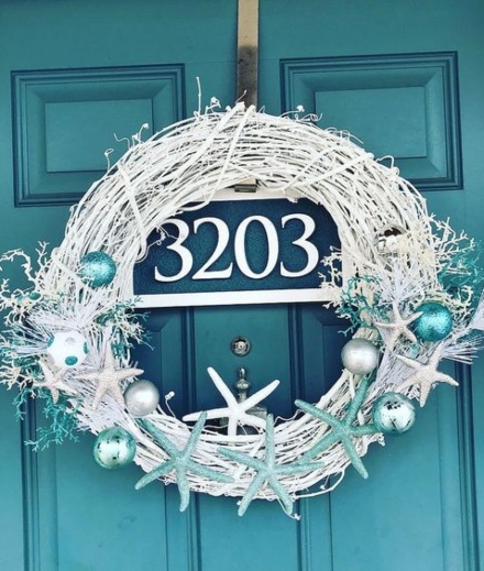 White Coastal Florida Door Christmas Wreath