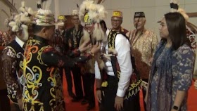 Wow! Suku Dayak Beri Gelar Kehormatan ke Ahok, Tanda Calon Kuat Kepala Otorita IKN?