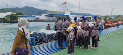 Ditpolairud Polda Banten terima kunjungan anak-anak dari TK IT Permata di Mako Ditpolairud Polda Banten