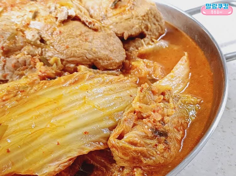 돼지고기 김치찜 이미지