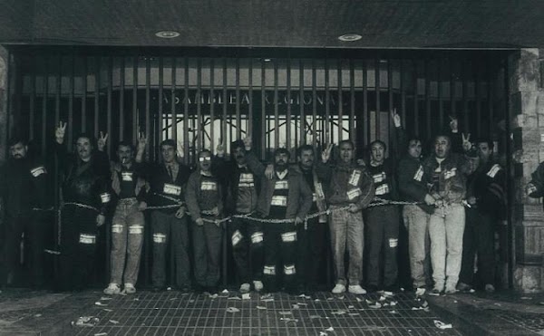 La generación del desengaño: el día que los obreros quemaron la Asamblea Regional de Murcia en 1992. 