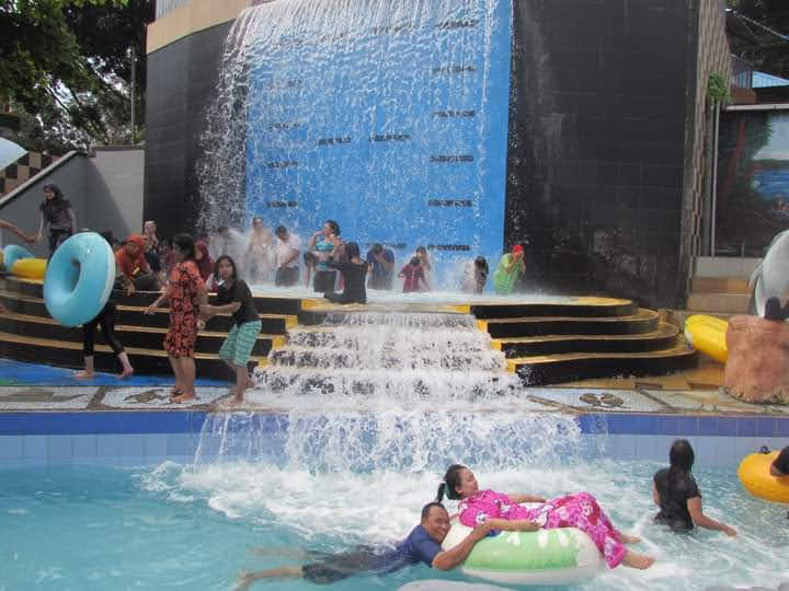 Kolam Renang Bintang Johor