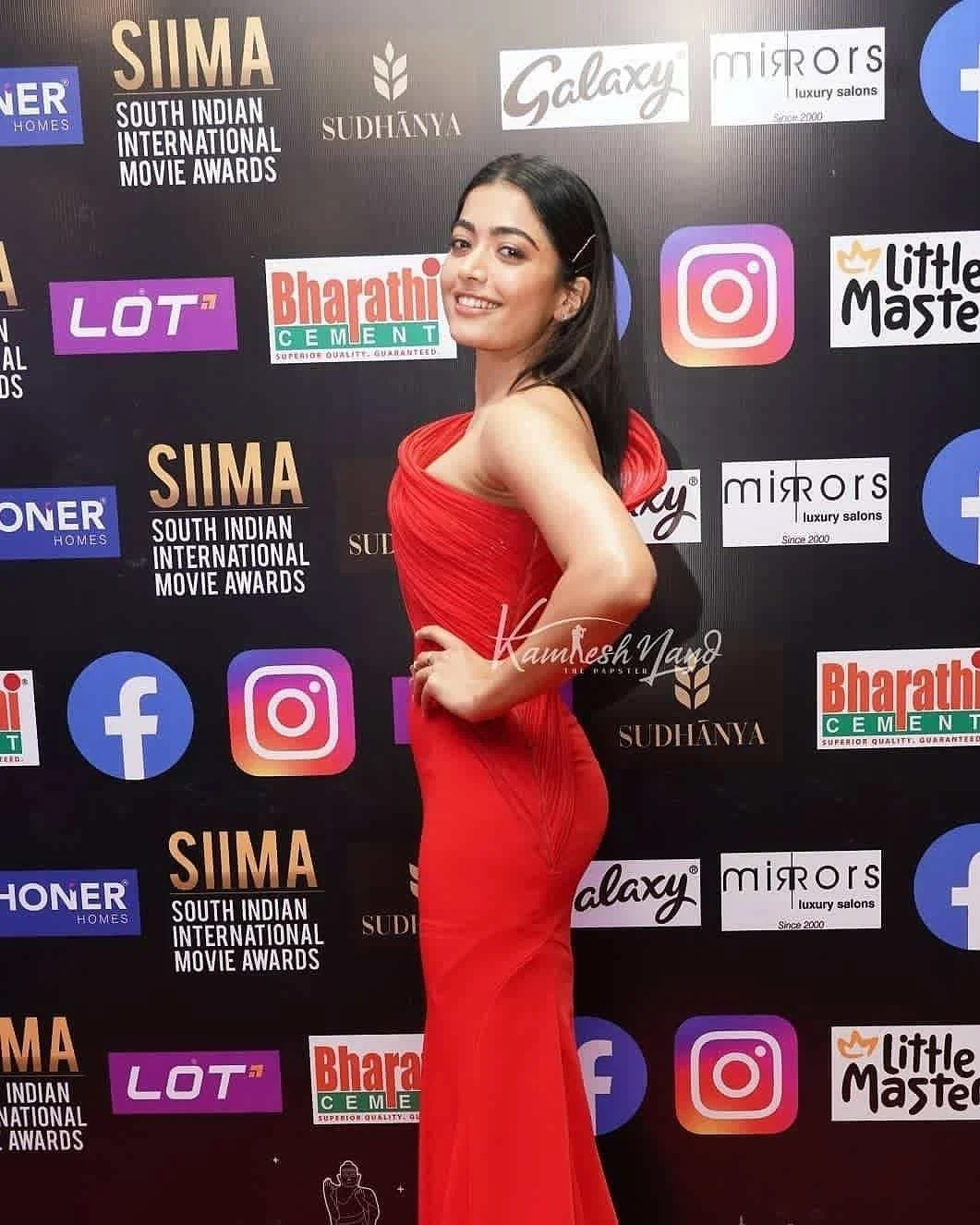 rashmika-mandanna-gorgeous-looks-in-red-from-siima-2021