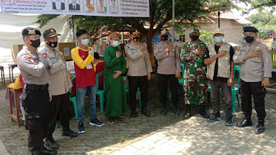 Kabiddokes Ingatkan Prokes TPS 04, Desa Kaserangan Kecamatan Pontang Kabupaten Serang