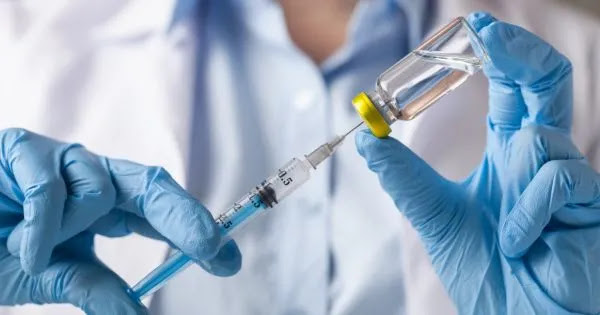 22χρονη μητέρα στο νοσοκομείο με μυοκαρδίτιδα μια μέρα μετά τον εμβολιασμό της  