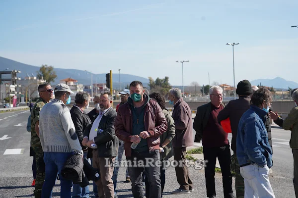 Στυλίδα: Οι αγρότες έκλεισαν συμβολικά την παλαιά εθνική οδό