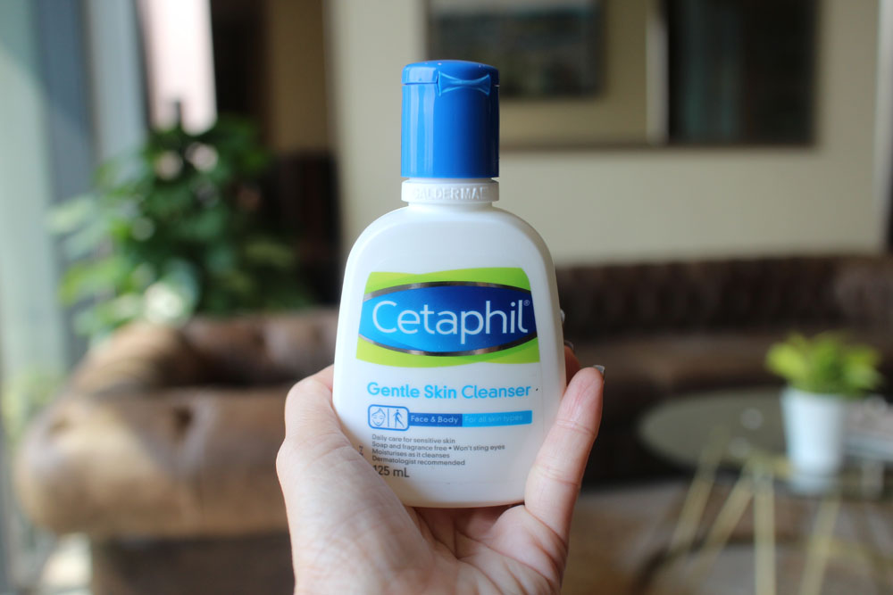 Sữa rửa măt Cetaphil Gentle Skin Cleanser.