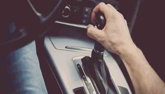 مراجعة الخبراء لـ 10 أسباب لتعطل ناقل الحركة "القير" الأوتوماتيكي واليدوي للسيارة