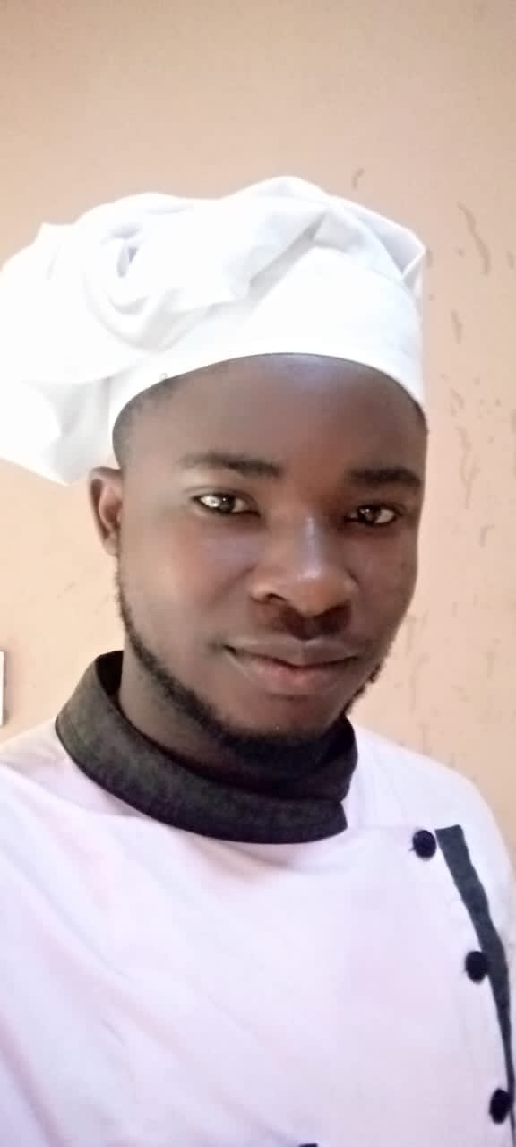 A well experienced kitchen assistant needed in a restaurant in Lekki phase 1, salary 40k  with accommodation and feeding