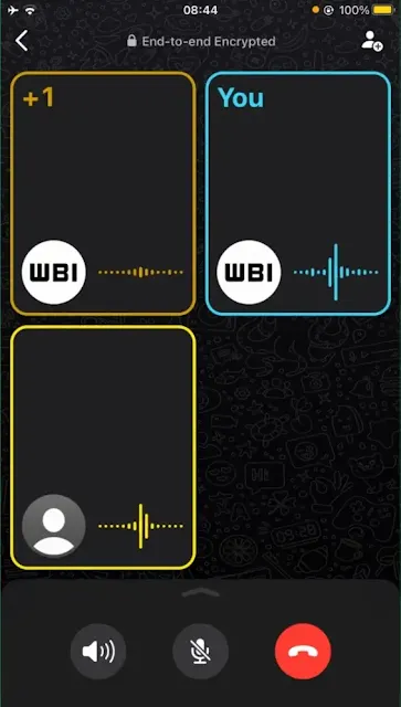 WhatsApp لنظام iOS يعمل على تجربة إعادة تصميم للمكالمات الصوتية