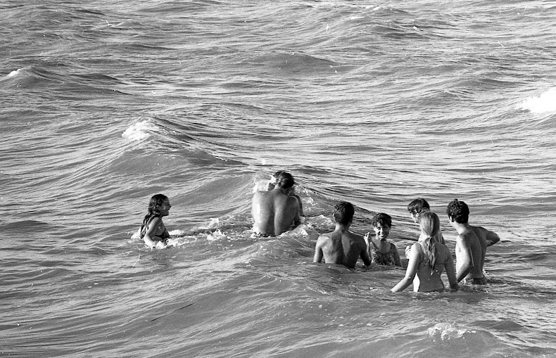 1965 Bañistas en el rio