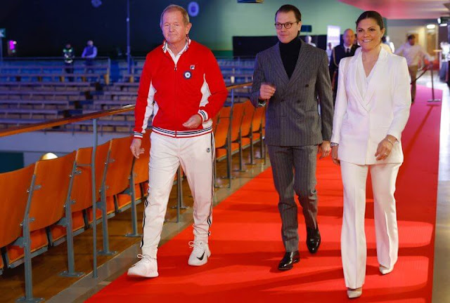 Crown Princess Victoria wore a jane white suit from Andiata. Tiger of Sweden white suit. J Lindeberg suit. By Malina blazer