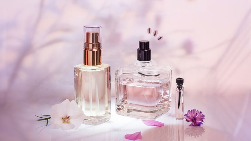5 Benefits of Using Perfume Besides Just Warming the Body