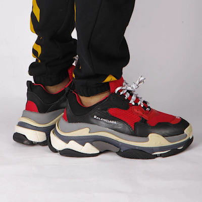 Giày Balenciaga Triple S Bred thu hút mọi ánh nhìn