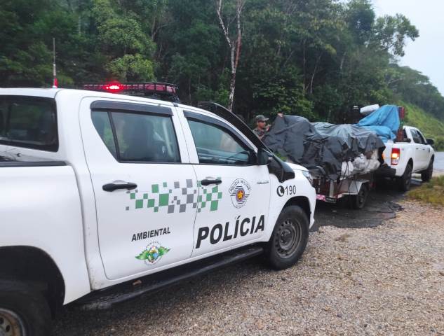Policia Ambiental flagra transporte ilegal de Carvão em Juquiá