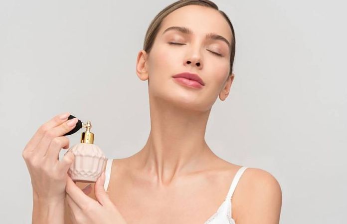 3 Perfumes femeninos con notas de verano a los que debes darle una oportunidad