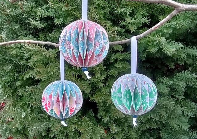 No-sew fabric Easter or Christmas ornaments from two fat quarters