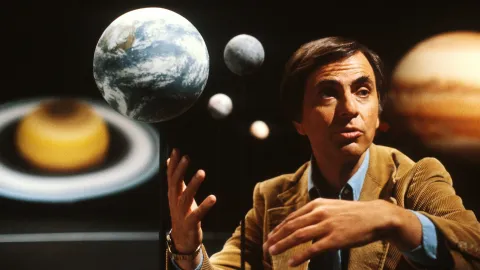 A Disturbing 1995 Prediction by Carl Sagan Accurately Describes America Today