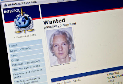 ivan-rodriguez-gelfenstein-Julian-Assange-busqueda