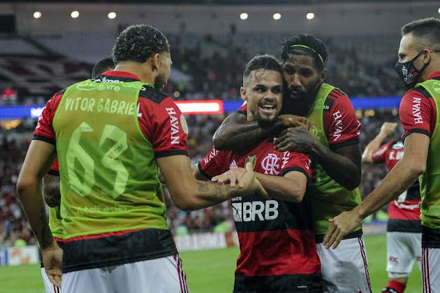 Maraca em festa: Fla supera o Atlético e segue vivo no Brasileirão