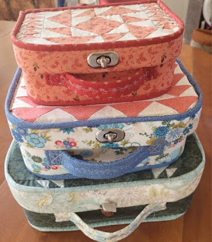 3 valisettes  20x14cm / 25x18cm / 30x21cm