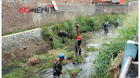 Kondisi Sungai Ciharalang Memprihatinkan, Dansub 02 Sektor 22 Peltu Nur Suhud Ambil Tindakan